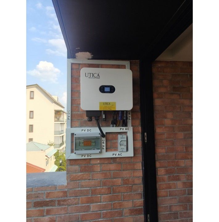 Hybrid Inverter with Li-ion Battery (PV6000) 2